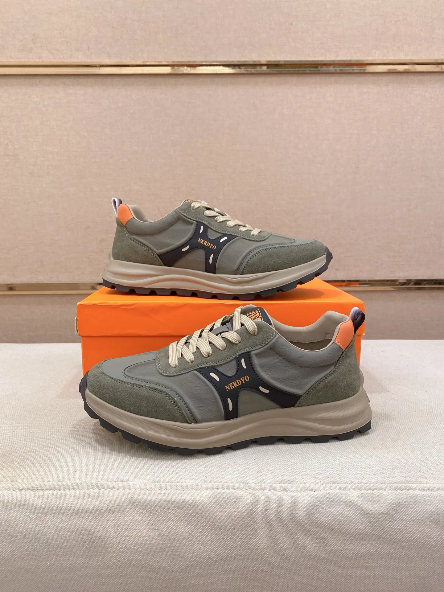 Men's clothing and shoes💰: 440💰《HERMES》【Classic Original Version】Hermès; Top 🔝 Purchasing Agency 🔍🔍Latest 🇺🇸Sold simultaneously at counters, original imported from Italy ▲▲ suede cowhide Equipped with breathable mesh ▲▲Exquisite workmanship (breathable mesh imported from Italy) sole: original sole provided by the original factory, ⚠️exclusive double-layer activity·TPR·rubber·combined molded outsole; Code number: 38-44